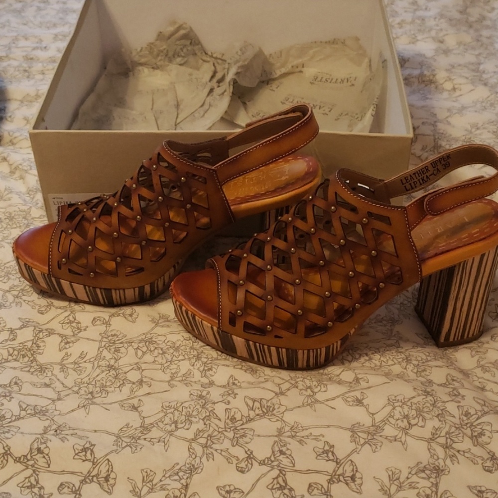 L'Artiste Spring Step platform heels 8.5 NIB